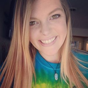 Meet your Posher, Laci